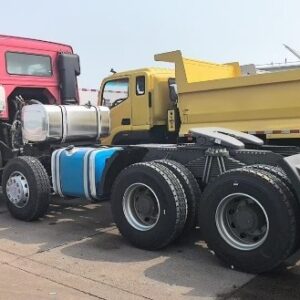 SINOTRUK HOWO Double Cabine avec barre de protection (Tracteur)
